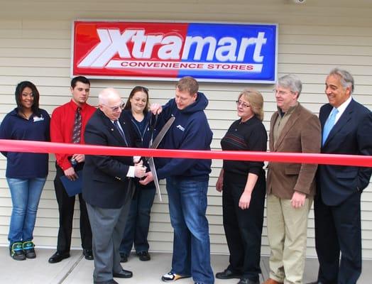 Ribbon cutting photo with Mayor George Apel