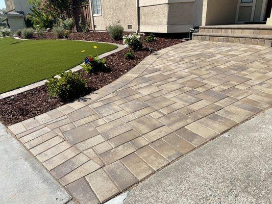 front walkway paver installation