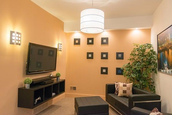 Furnished Apartments Cincinnati N2 Livingroom2