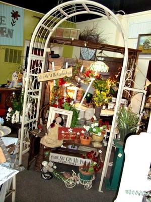 Welcome to The Vintage Garden.. we'd love for you to wander through!