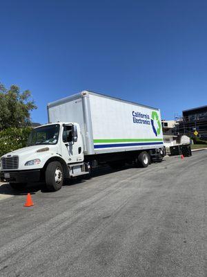 HOA sponsored community "drive-thru & contactless" electronic-waste recycling event to comply with coronavirus safety precautions