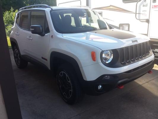 Nice ride!  2015 Trailhawk..remote start backup camera..the works.