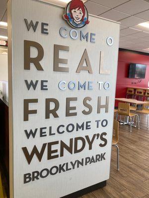 Welcome sign to Wendy's Brooklyn Park!