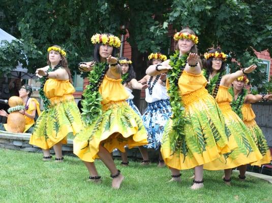 Last dance on the Hula Mound, Oak Park, IL.