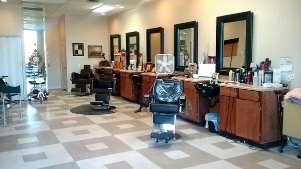 BEAUTIFUL Palm Desert El Paseo Barbers, enter behind El Paseo from Parking lot.