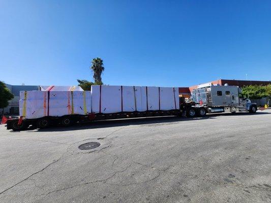 Heavy hauling with convoy service.