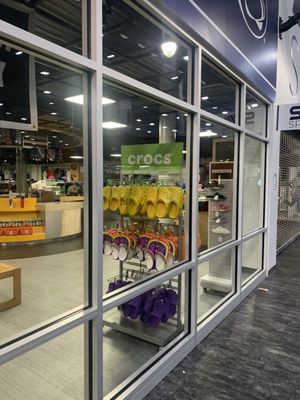 On-site shoe store