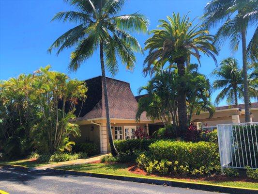 Royal Coast Apartments in Palmetto Bay, FL offering one and two bedroom apartments for rent in Palmetto Bay.