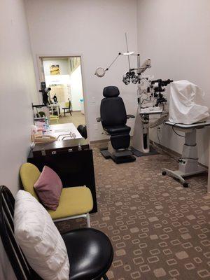 Cozy,  comfortable Exam room