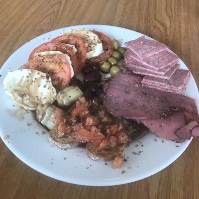 Antipasto Platter w/ Fresh Bruschetta