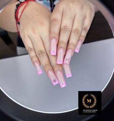 Nails salon in Victoria