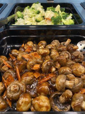 Stir fried vegetables and mushroom in brown sauce