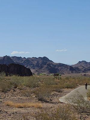 Lake Mead Parkway Trail