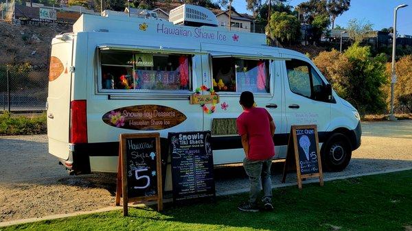 The Truck (07/29/22). @SnowieIcyDesserts #Chinatown @EatSeeHear  #FoodTruck #HawaiianFood #ShaveIce #Desserts