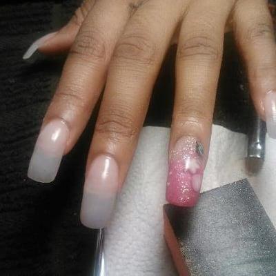 Acryllic set with a 1 finger crystal glitter acrylic application.