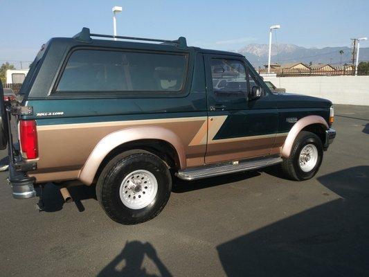 Before and after of this 1992 Ford Bronco.