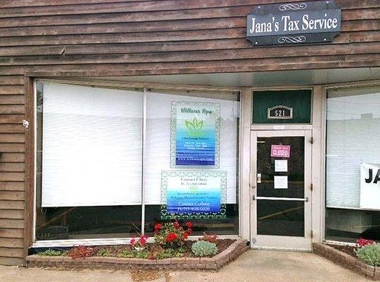 Willows Spa is located at 521 Hemlock St, Suite B, Woodruff WI 54568. We're easy to find, with easy access and street parking.