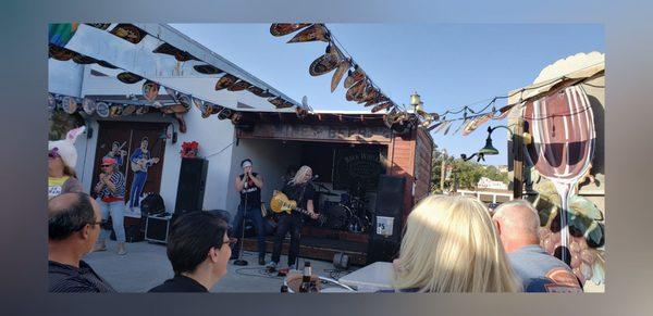 Rock Whiskey Band was playing! @temecula_wineandbeergarden @rockwhiskeyband #beergarden #oldtowne #temecula #rilakkuma #mortimerthebear