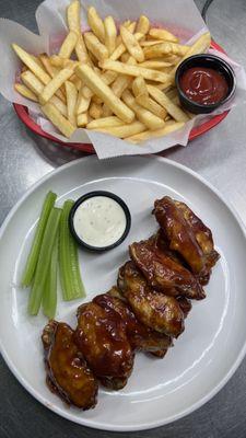 Bbq flavored wings & some fries