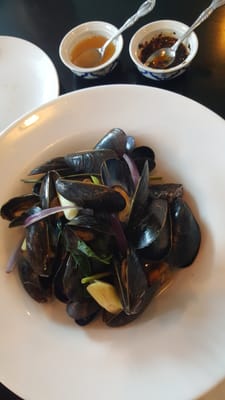 Steam mussels