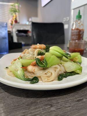 Stir Fried Noodles with Shrimp