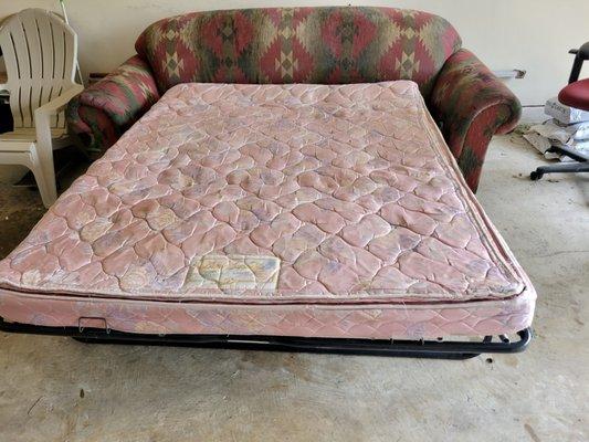 Pull out couch to a double bed mattress included.