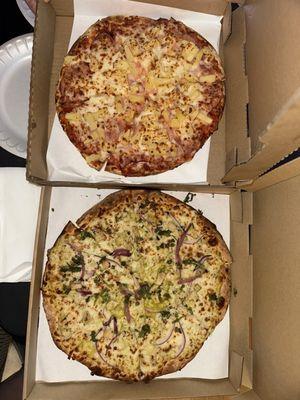 Small (top) Hawaiian Pizza, and medium (bottom) green salsa verde chicken pizza. They look the same size but they are not.