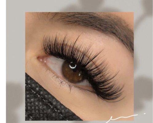 Eyelash extensions service