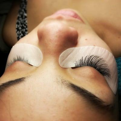 Dramatic Classic Lash Set in the process