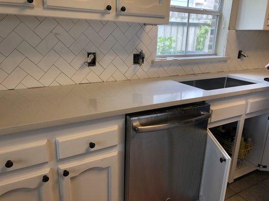 Herringbone Backsplash (pre-caulking)