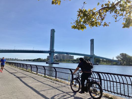 Ward's Island Bridge