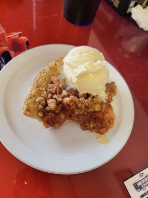 Strawberry rhubarb pie