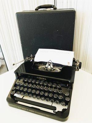 Beautiful vintage 1939 Smith Corona typewriter with it's original case - cleaned up & ready to go!