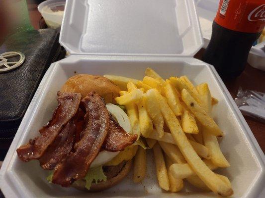 Turkey burger with bacon