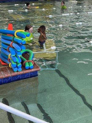 Swimming class for 3yr olds.