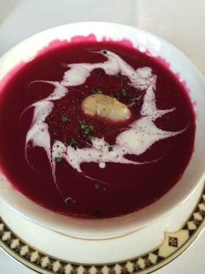 Borscht with smoked scallop