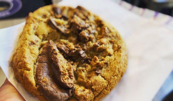 Reese's Peanut Butter Cup Cookie