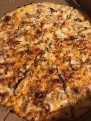 Bacon garlic chicken pizza