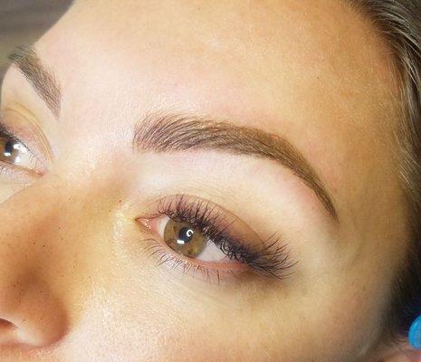 Soft and natural microbladed brows