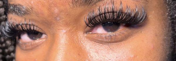 Light mega Full set lash extensions