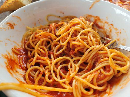 Spaghetti marinara sauce