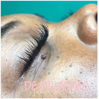 https://deeslashes.acuityscheduling.com/schedule.php