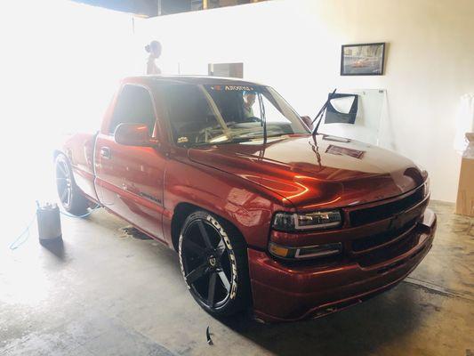 SAUL from the Grupo called AMIGOS DE LA CUADRA getting his truck tinted with us