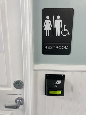 Large, clean, free restroom, available to customers using their laundry card.