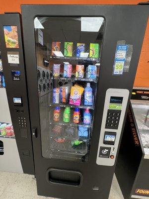 Laundry supply vending machine