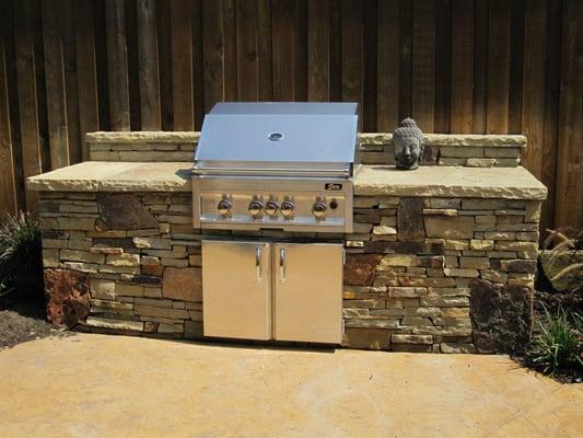 Dry Stack Oklahoma stone outdoor kitchen, Plano, TX