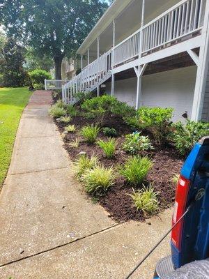 Mulch instalation