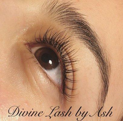 Classic set of lashes