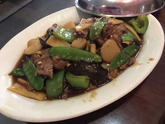 Beef with garlic sauce.