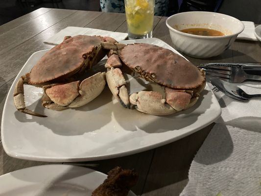 Boiled Whole Rock Crab
 with a chef-designed Sauce